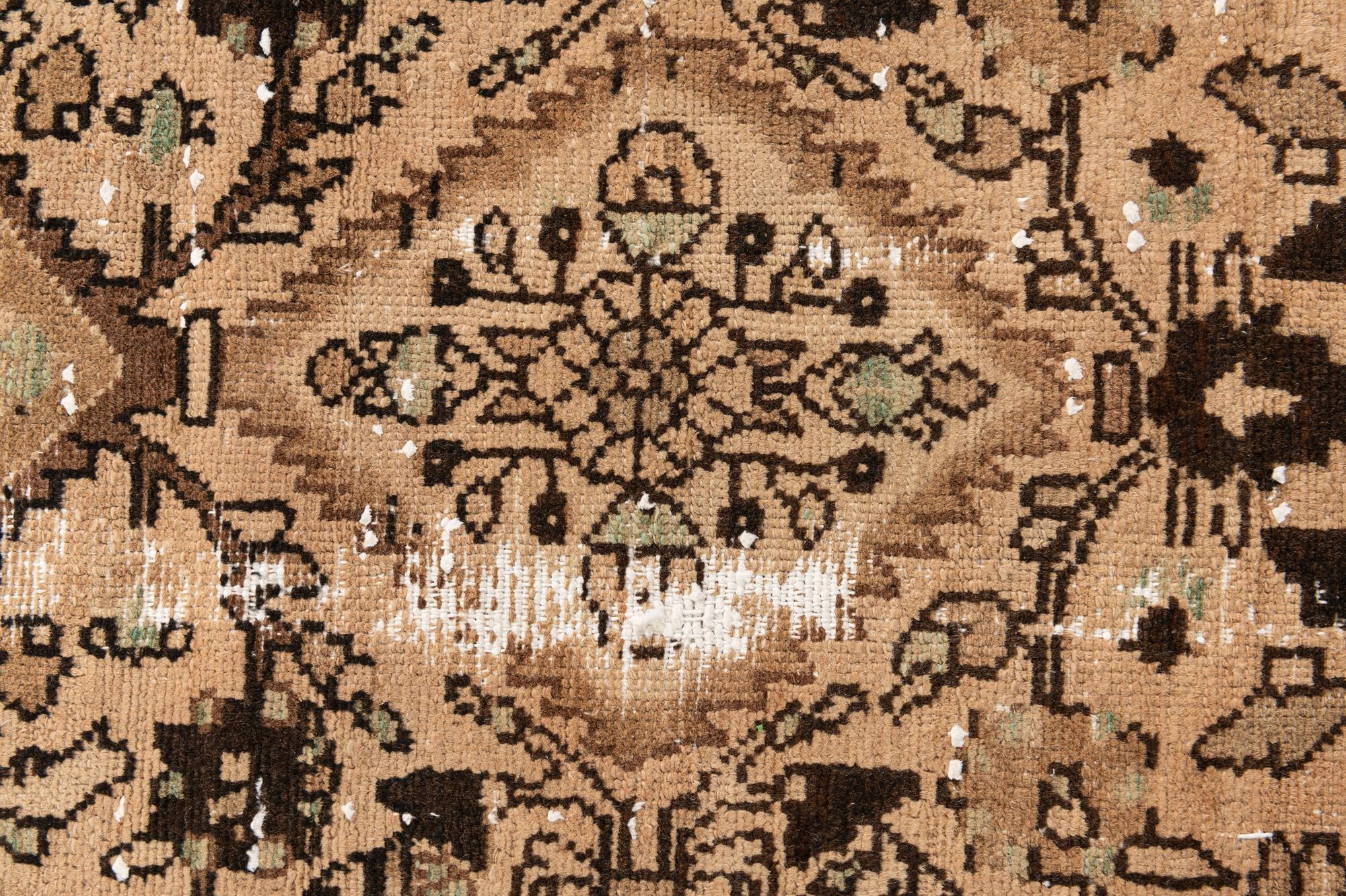 2' 7 x 8' 9 Hand Knotted Ultra Vintage Persian Wool Round Rug