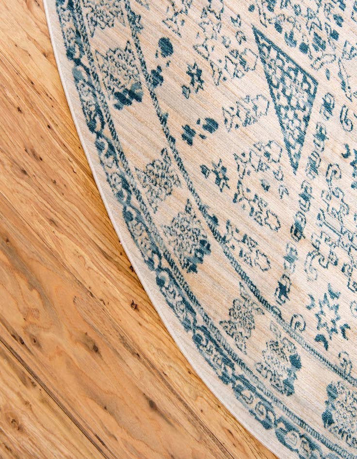 Detail image of 6' x 6' Victoria Round Rug