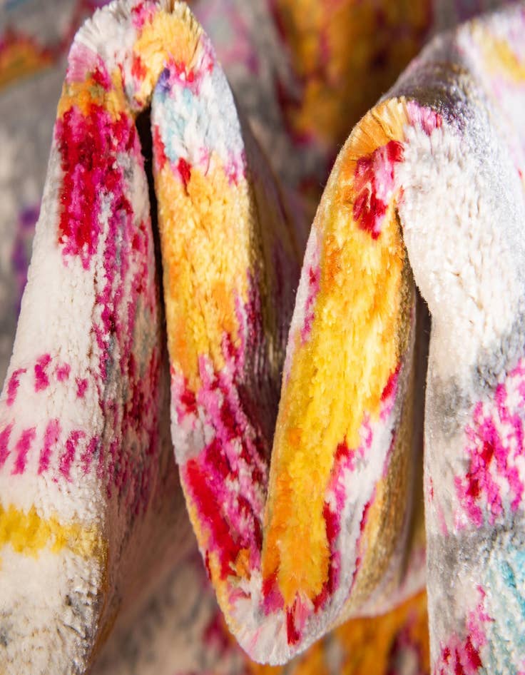 Detail image of 2' 7 x 9' 10 Aqua Runner Rug