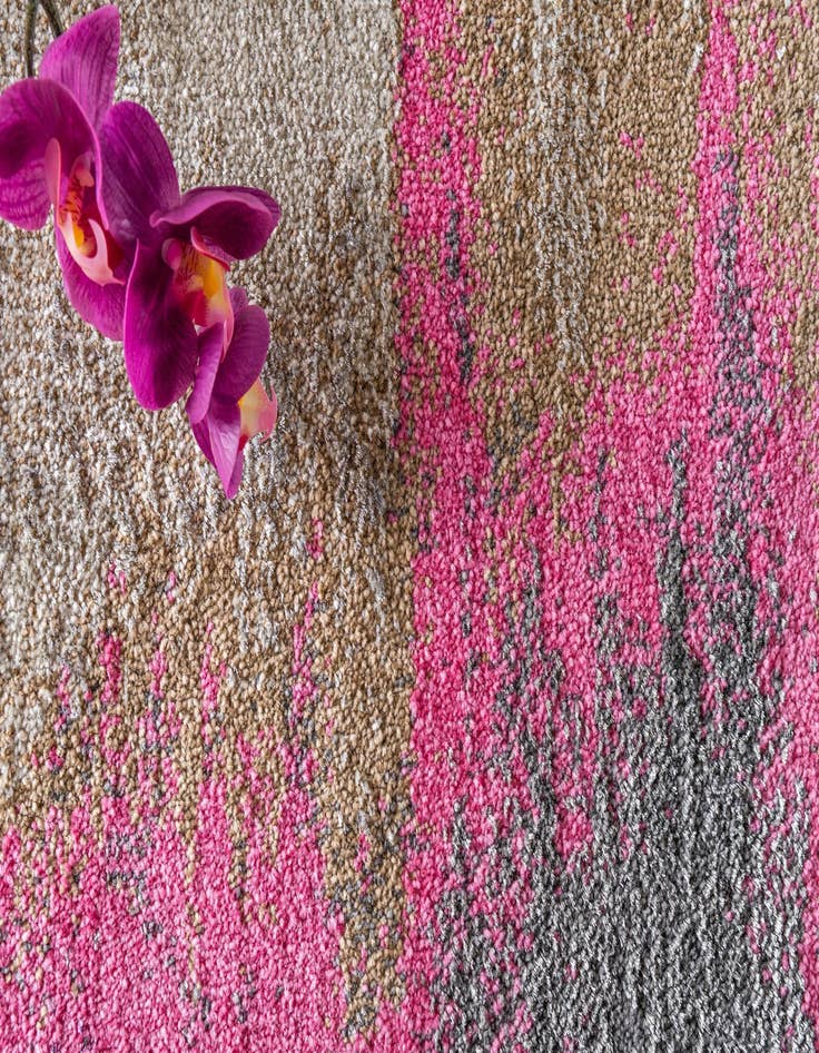 Detail image of 2' 7 x 10' Aria Runner Rug