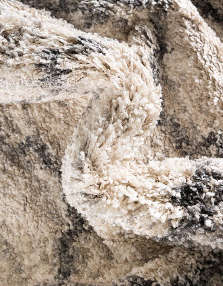 Detail image of 2' 7 x 8' 2 Athena Shag Runner Rug