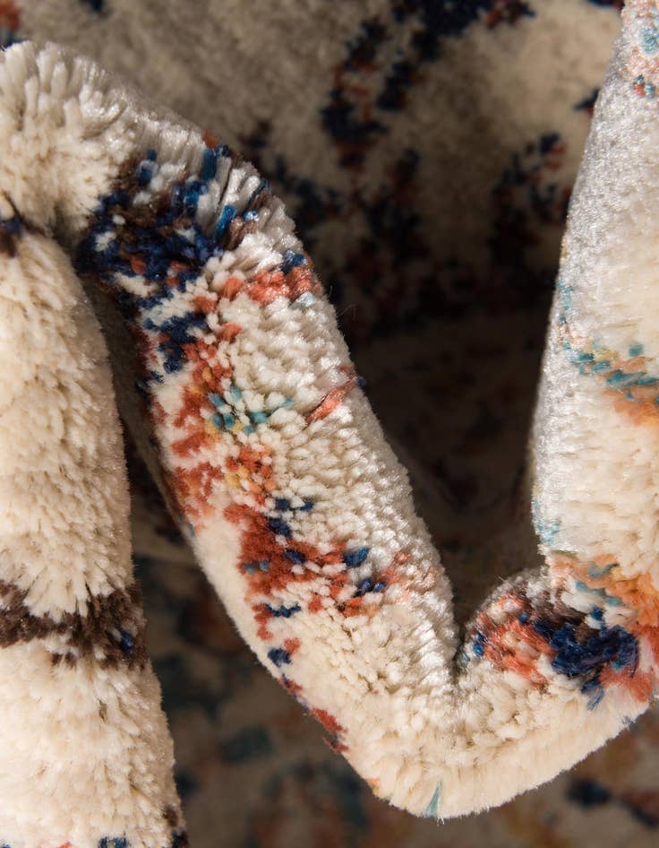 Detail image of 3' x 13' Dahlia Runner Rug