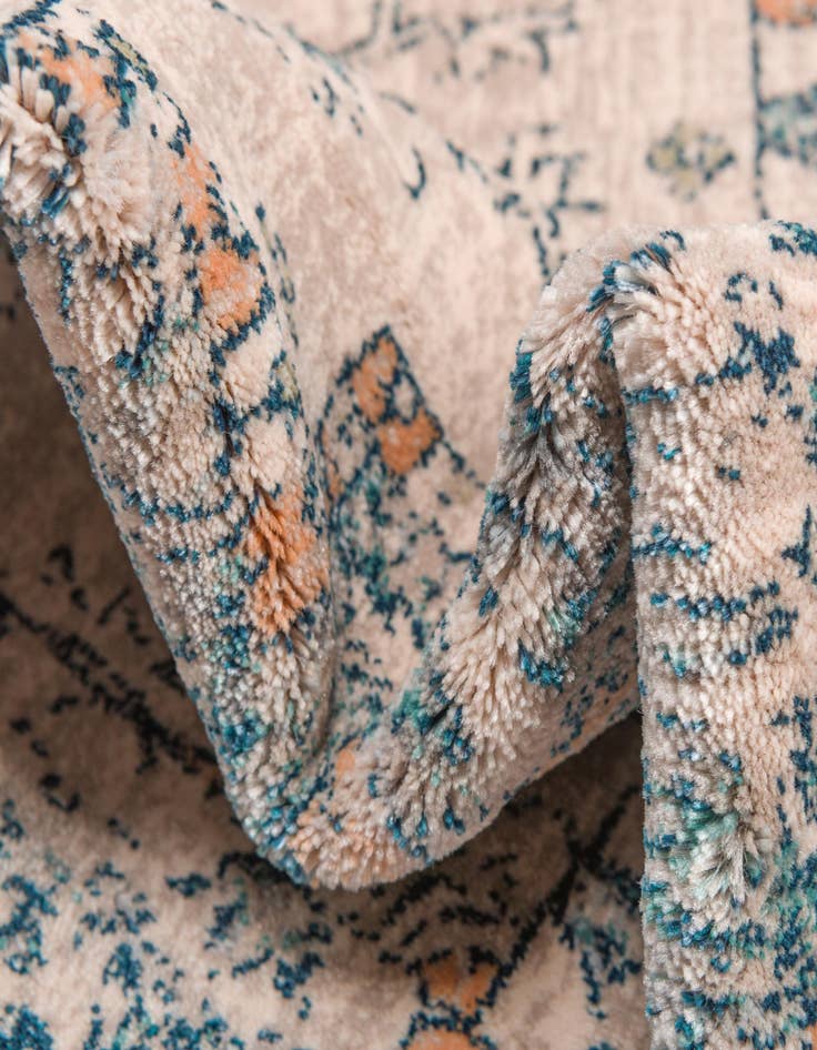 Detail image of 3' x 13' Dahlia Runner Rug