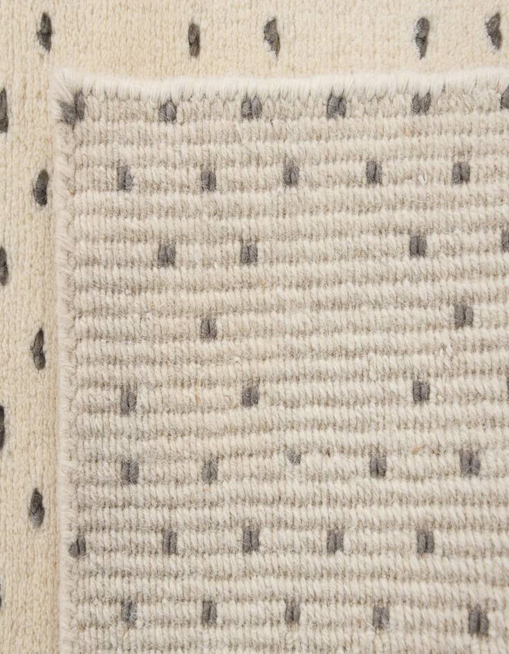 Detail image of 2' 6 x 9' 5  Hand Knotted Darya Wool Runner Rug