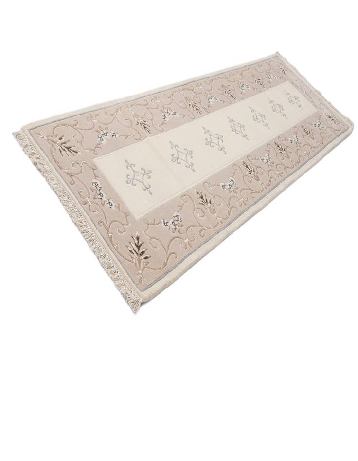 Detail image of 2' 9 x 9' 11  Hand Knotted Darya Wool Runner Rug