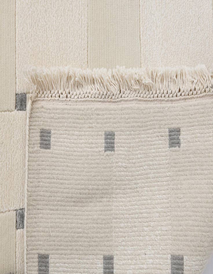 Detail image of 2' 8 x 9' 10  Hand Knotted Darya Wool Runner Rug