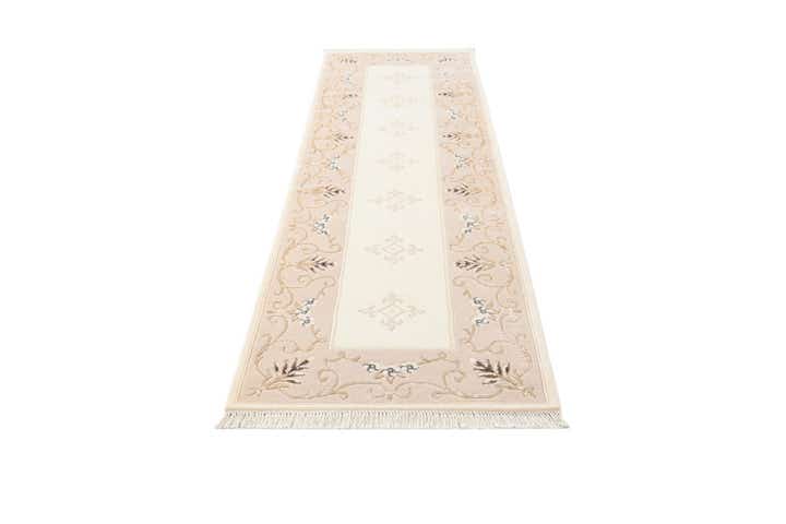 2' 10 x 9' 6 Hand Knotted Darya Wool Runner Rug