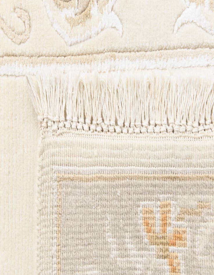 Detail image of 2' 9 x 9' 9  Hand Knotted Darya Wool Runner Rug
