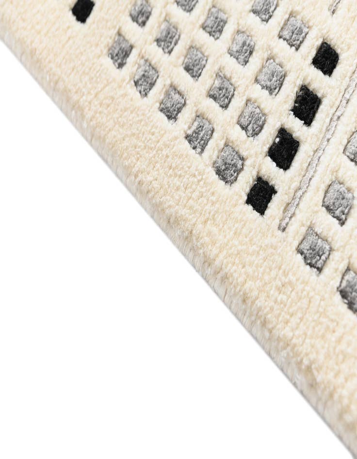 Detail image of 2' 7 x 10'  Hand Knotted Darya Wool Runner Rug