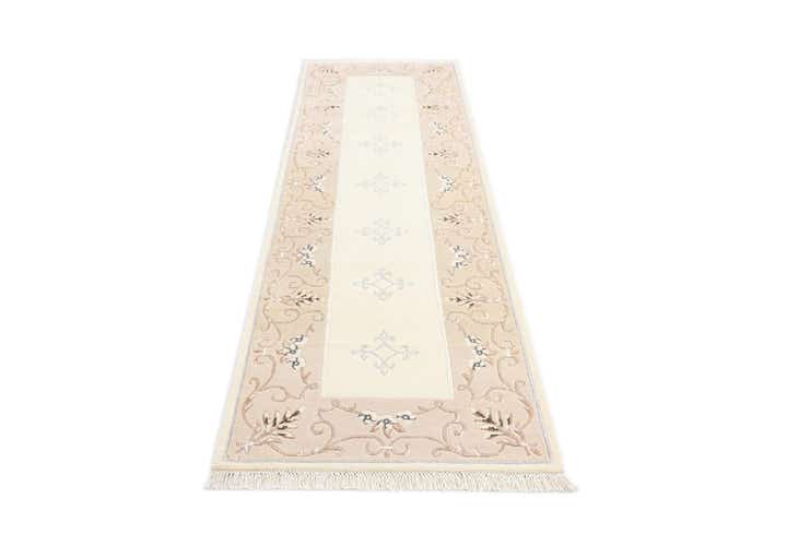 2' 9 x 9' 9 Hand Knotted Darya Wool Runner Rug