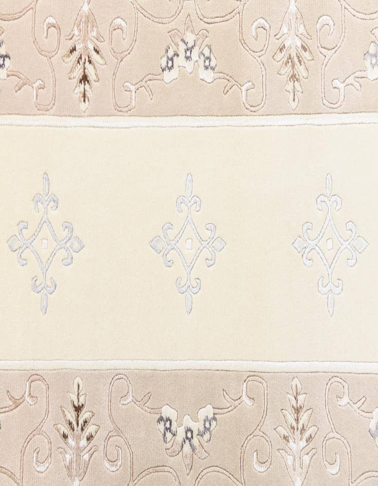 Detail image of 2' 9 x 9' 9  Hand Knotted Darya Wool Runner Rug