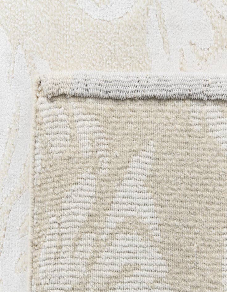 Detail image of 2' 9 x 9' 10  Hand Knotted Darya Wool Runner Rug