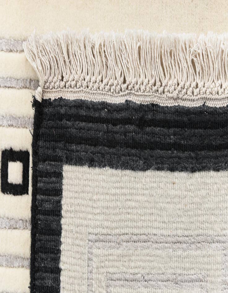 Detail image of 2' 7 x 9' 9 Hand Knotted Darya Wool Runner Rug