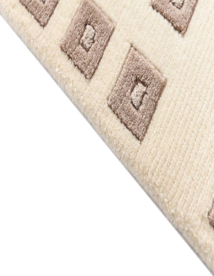 Detail image of 2' 7 x 9' 9  Hand Knotted Darya Wool Runner Rug