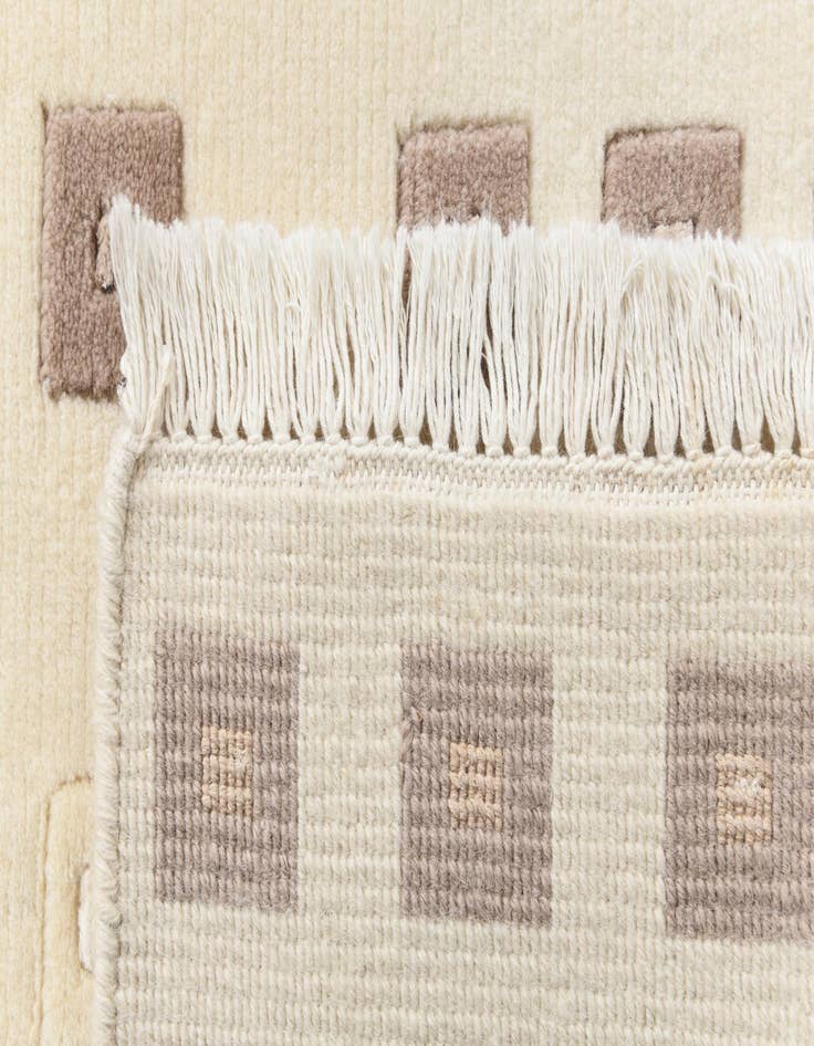 Detail image of 2' 7 x 9' 9  Hand Knotted Darya Wool Runner Rug