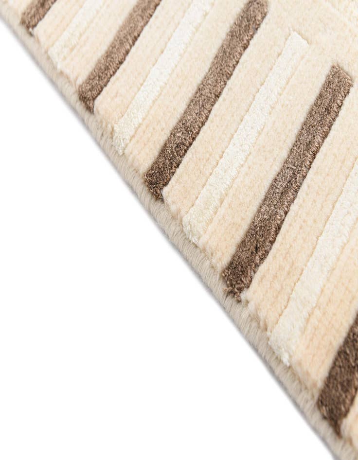 Detail image of 2' 8 x 9' 9 Darya Runner Rug