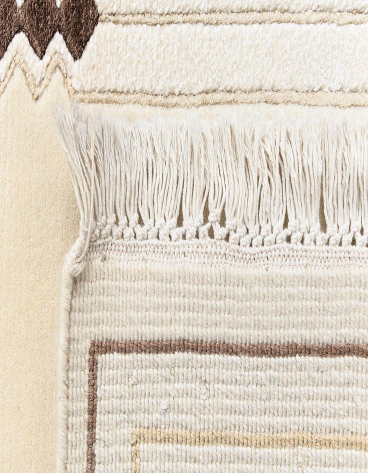 Detail image of 2' 7 x 9' 9 Darya Runner Rug