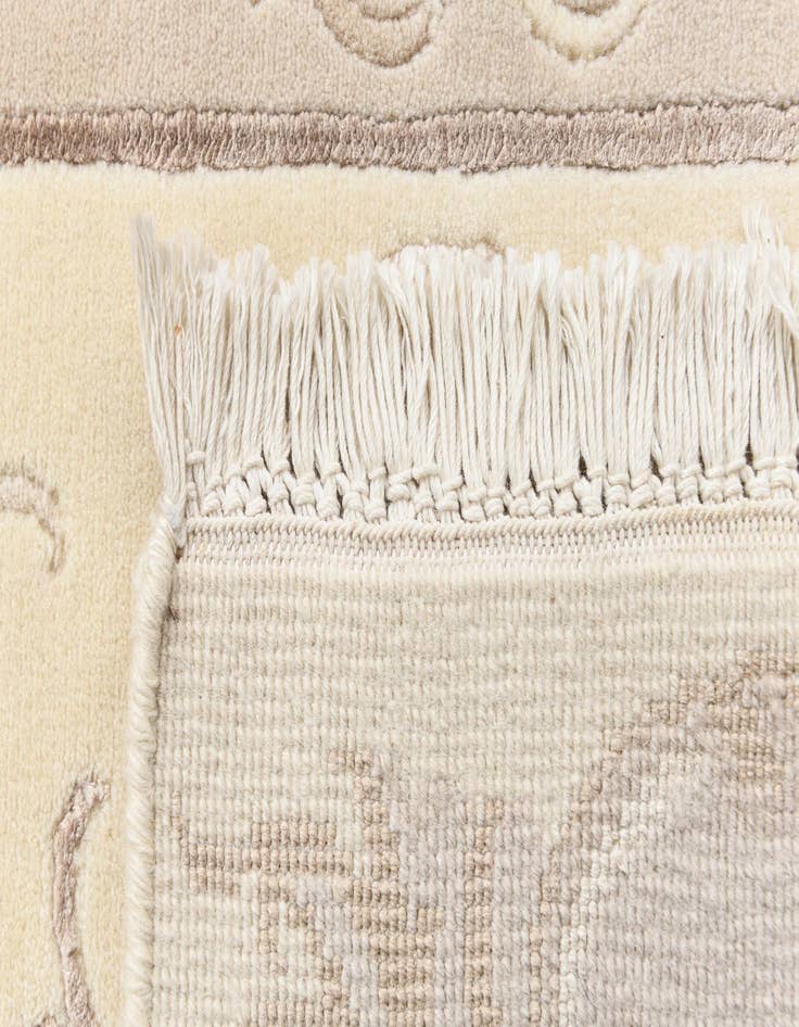 Detail image of 2' 7 x 10' Darya Runner Rug