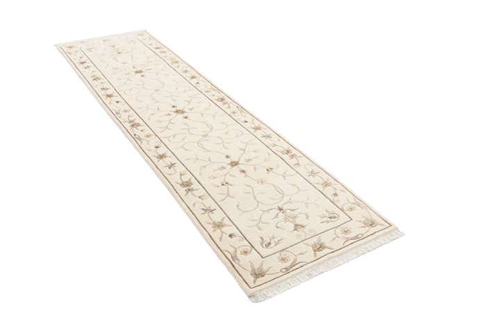 2' 7 x 10' Darya Runner Rug