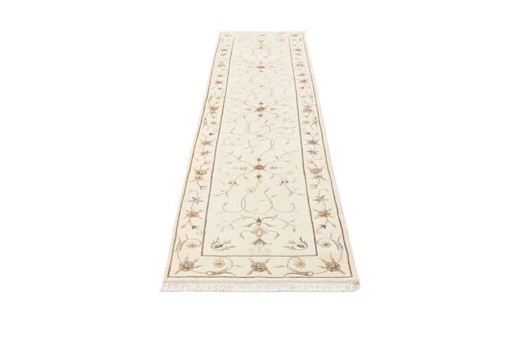 2' 7 x 10' Darya Runner Rug