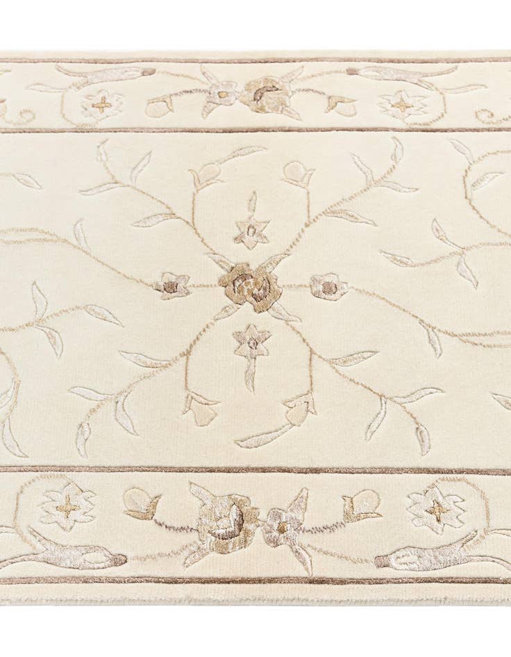 Detail image of 2' 7 x 10' Darya Runner Rug