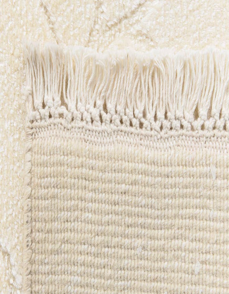 Detail image of 2' 6 x 9' 5 Darya Runner Rug