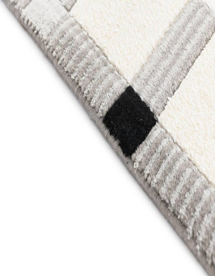 Detail image of 2' 7 x 9' 10 Darya Runner Rug