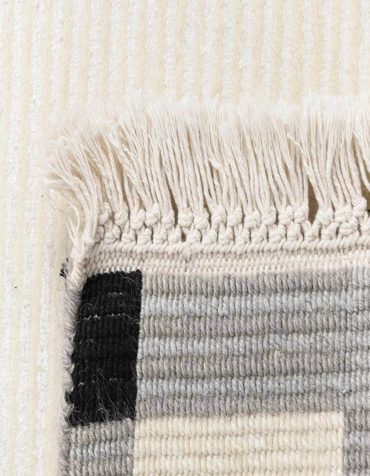 Detail image of 2' 7 x 9' 10 Darya Runner Rug