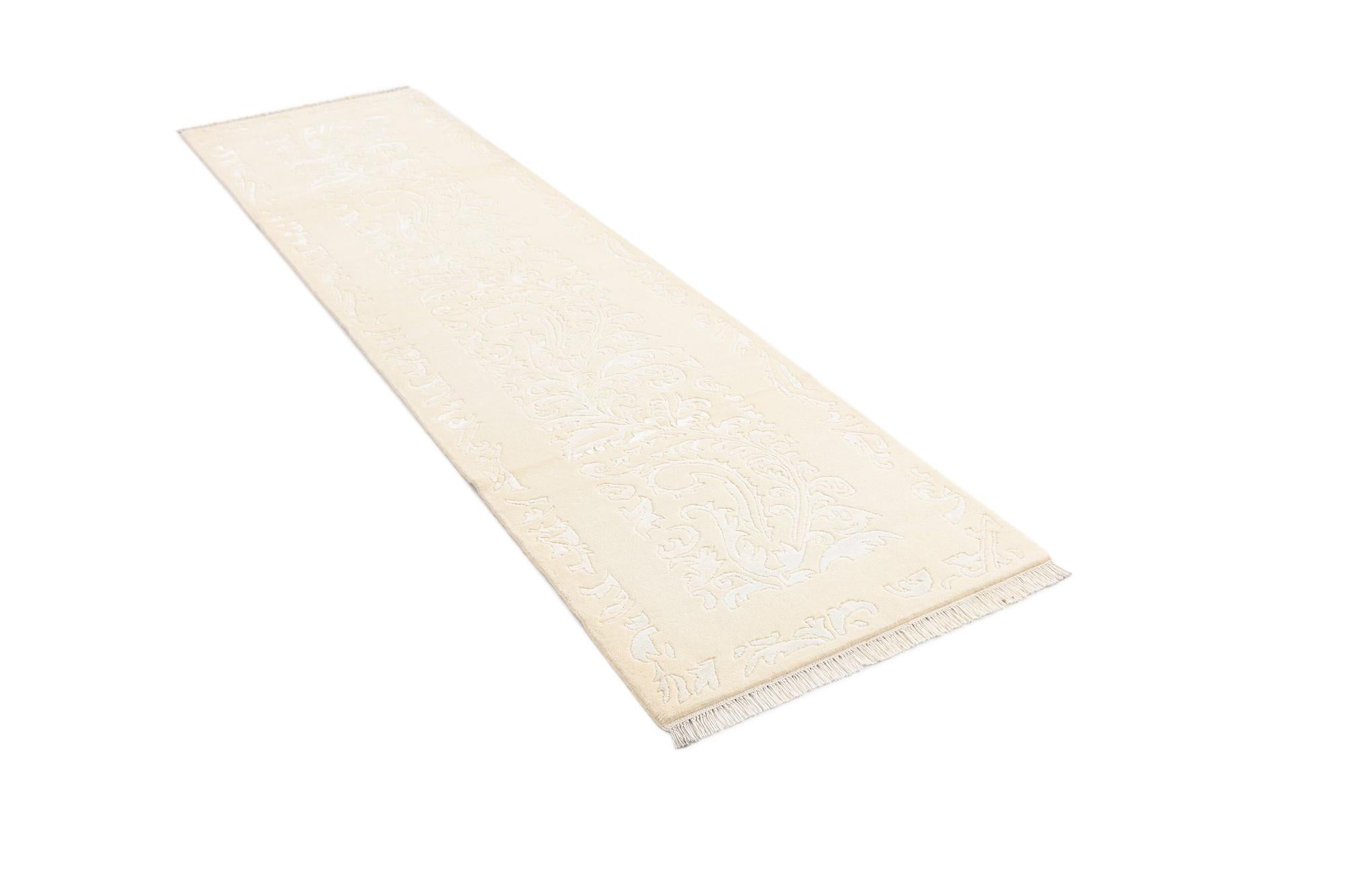 2' 7 x 10' Darya Runner Rug