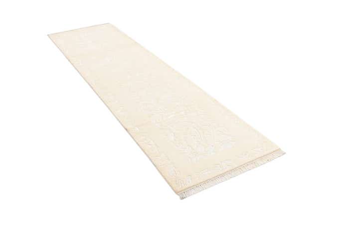 2' 7 x 10' Darya Runner Rug