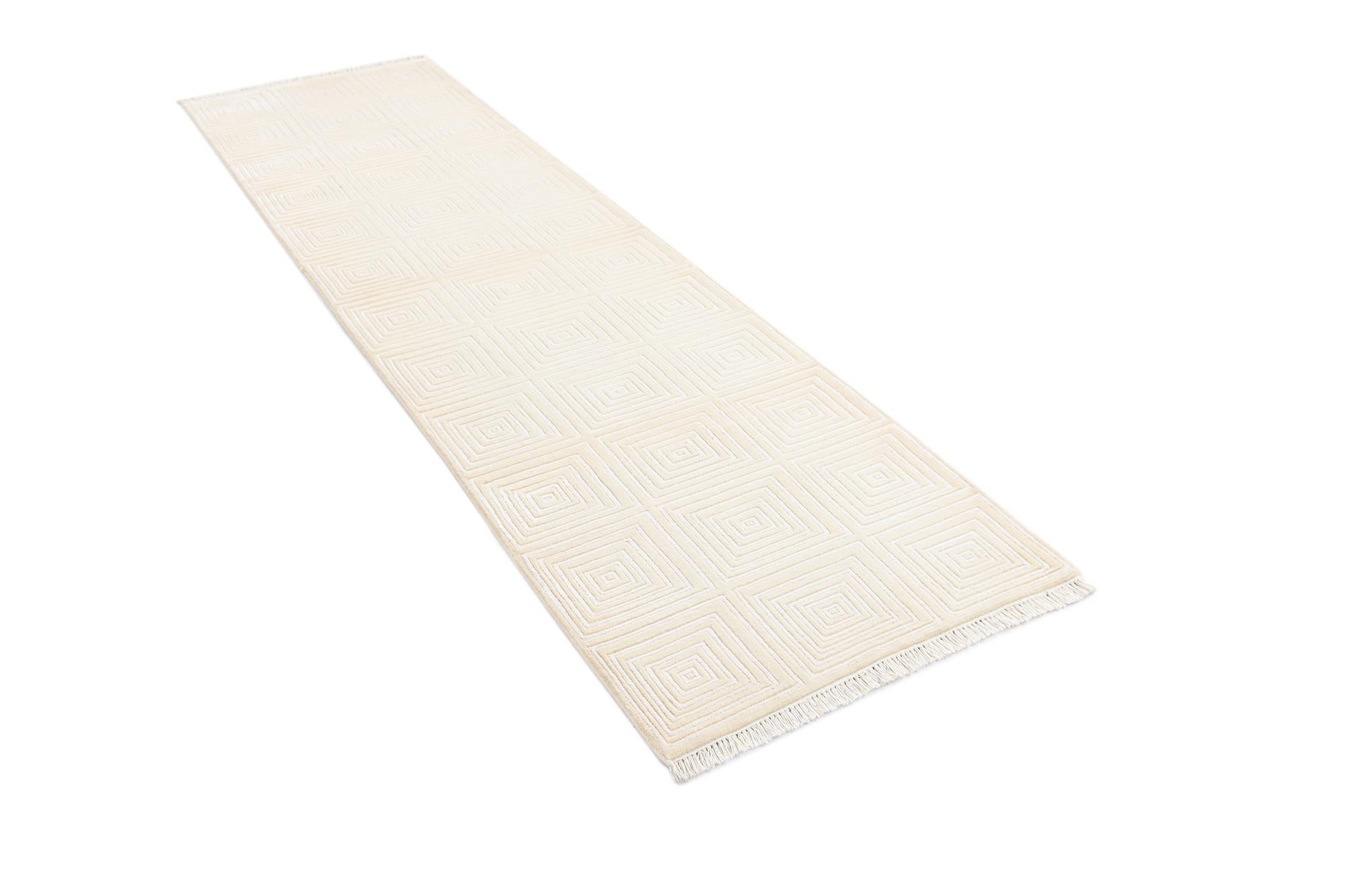 2' 7 x 10' Darya Runner Rug