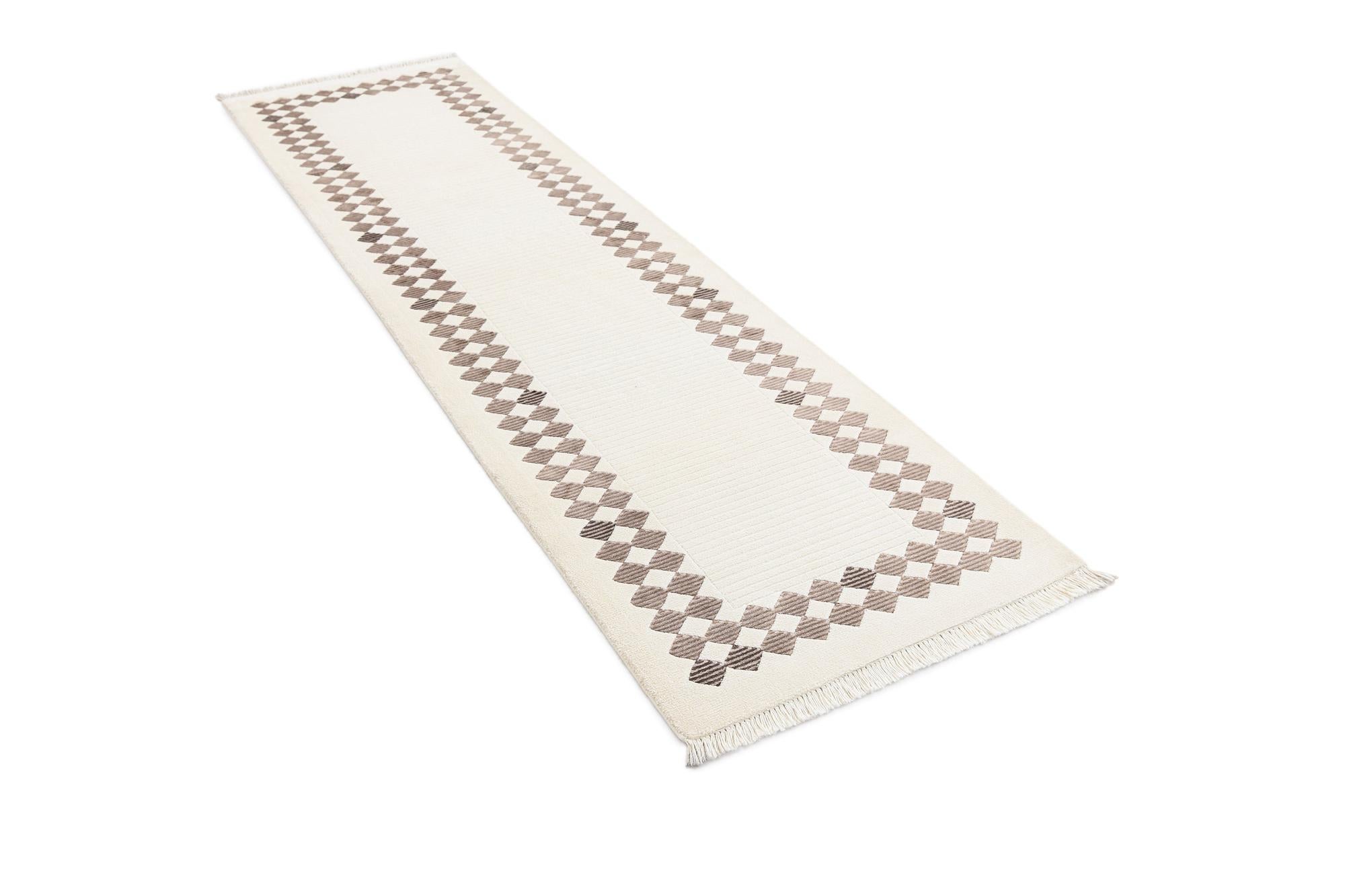 2' 7 x 9' 11 Darya Runner Rug