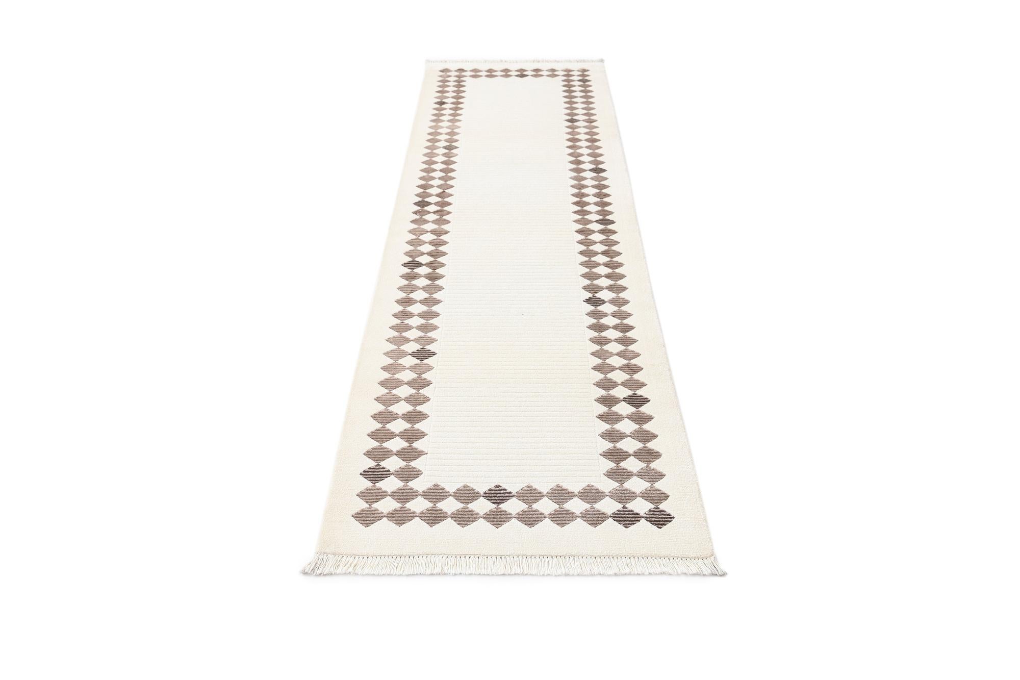 2' 7 x 9' 11 Darya Runner Rug