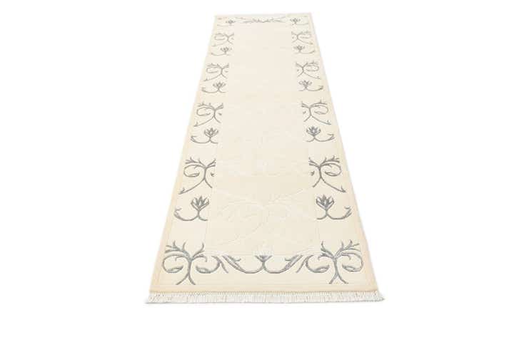 2' 7 x 9' 9 Darya Runner Rug