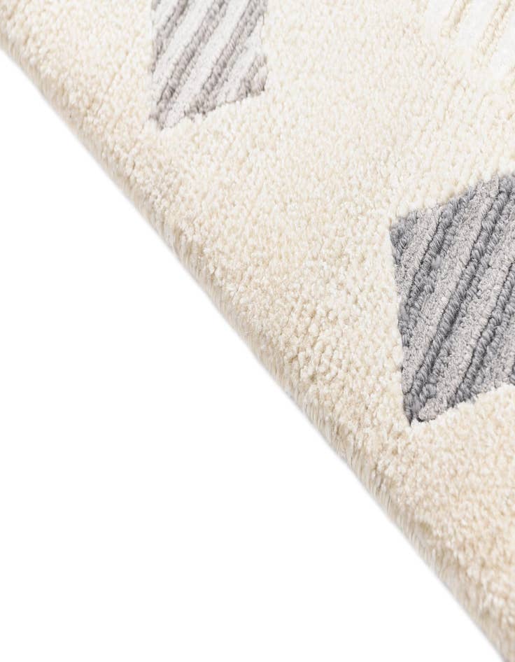 Detail image of 2' 9 x 9' 10 Darya Runner Rug