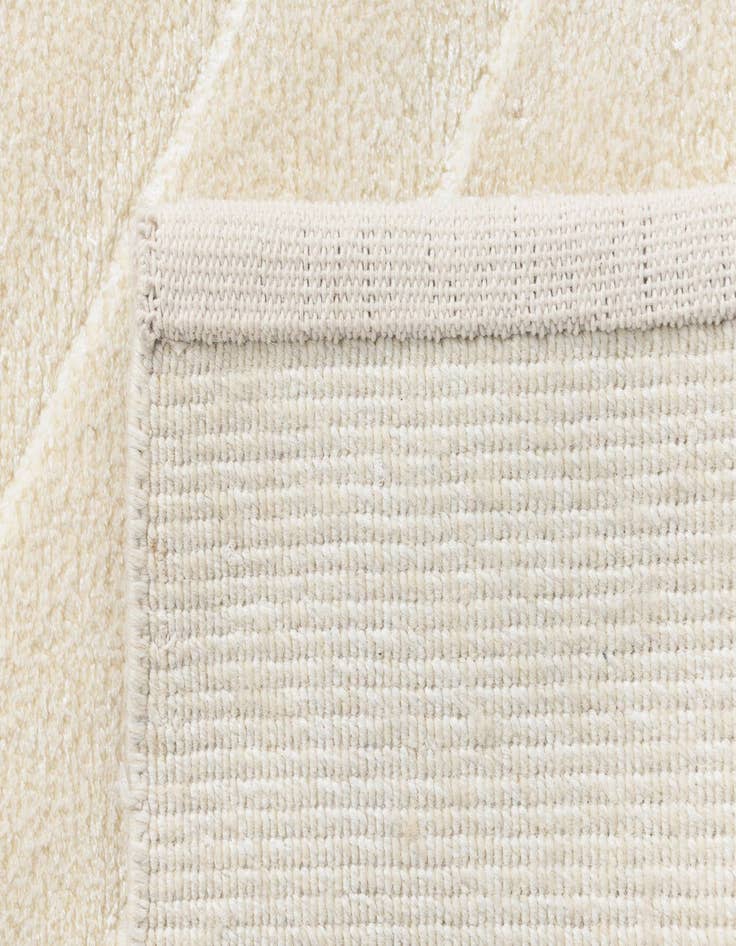 Detail image of 2' 9 x 12' 9 Darya Runner Rug