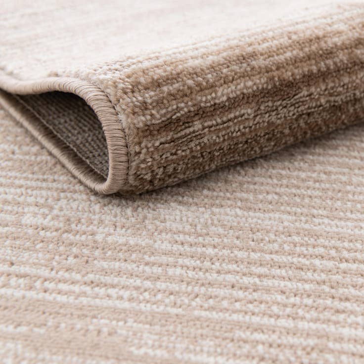 Detail image of 2' x 9' 10 Finsbury Runner Rug
