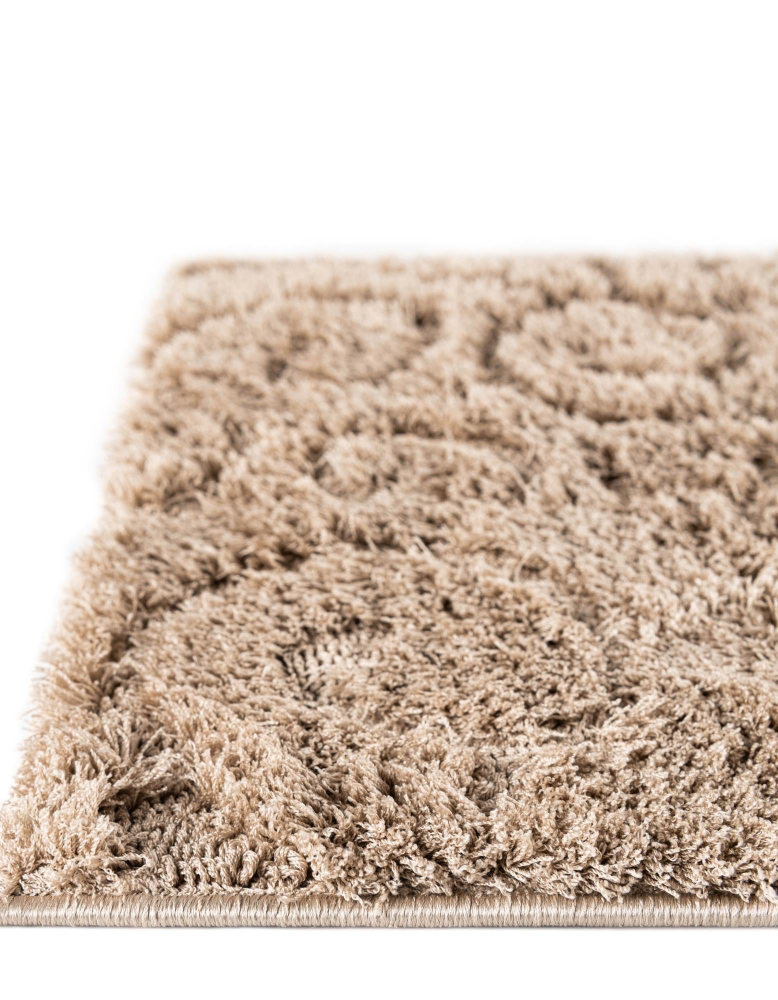 2' x 6' 7 Floral Shag Runner Rug