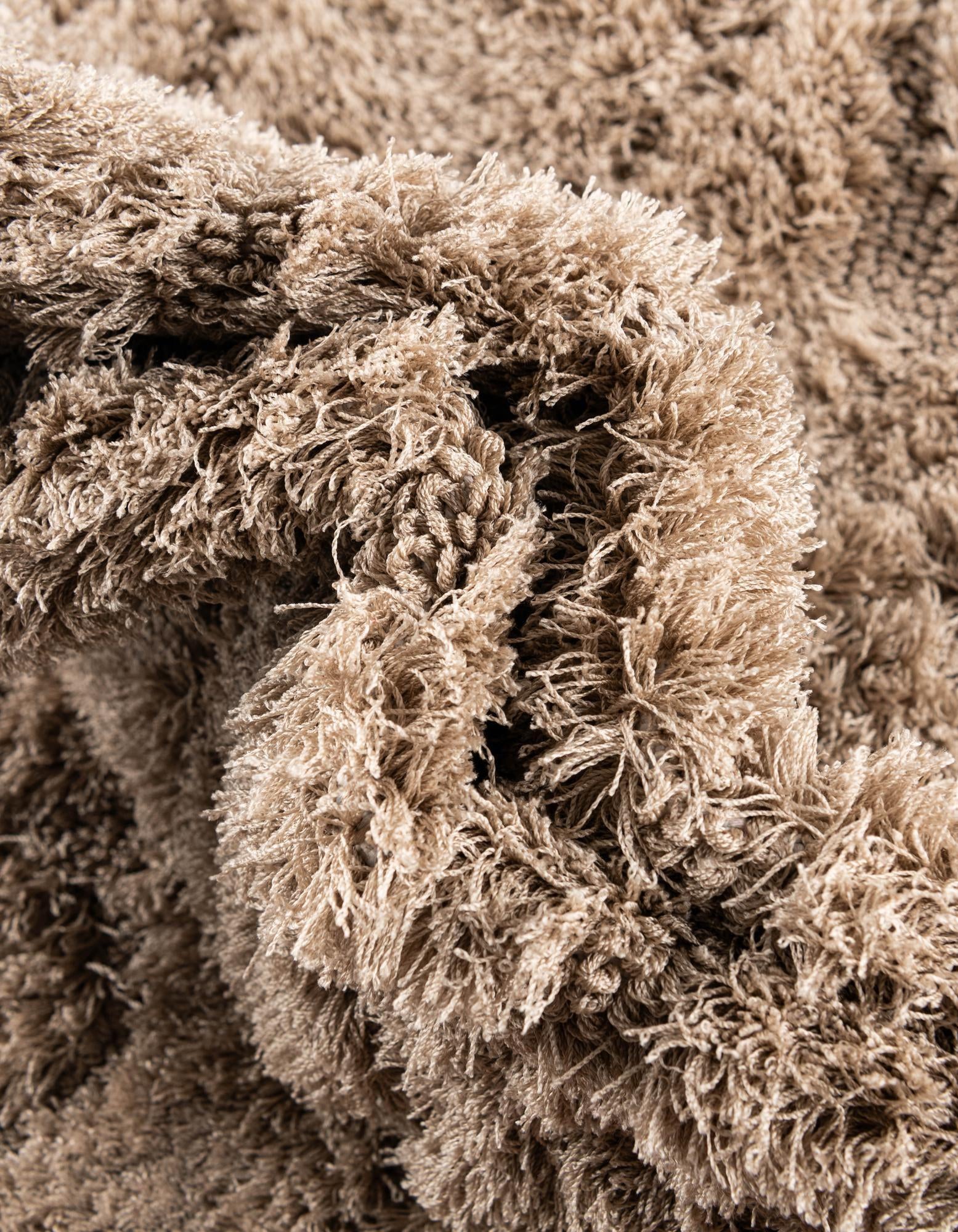 2' x 6' 7 Floral Shag Runner Rug
