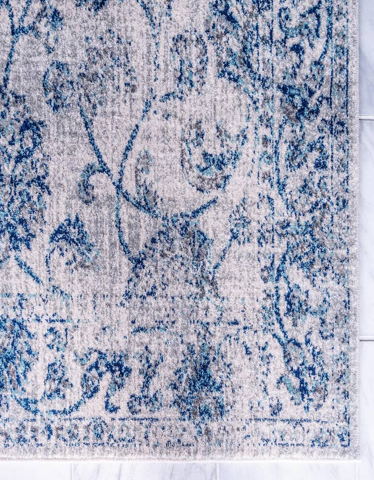 Detail image of 2' 7 x 10' Heritage Runner Rug