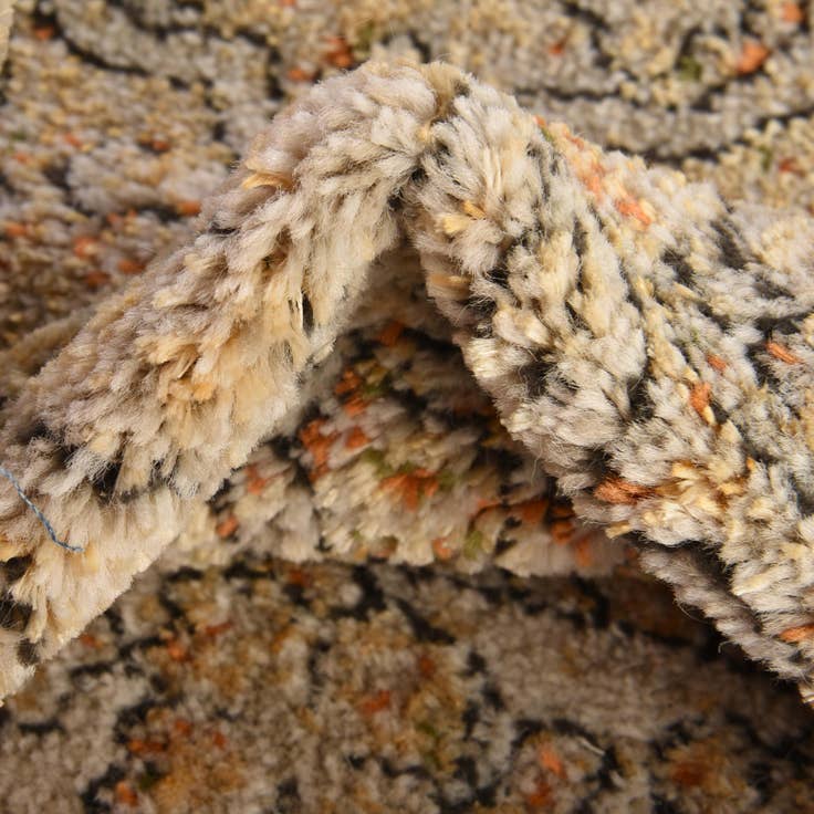 Detail image of 2' x 6' Isabella Runner Rug