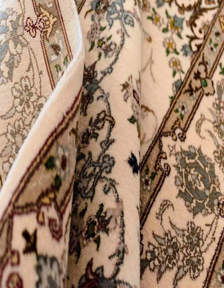 Detail image of 2' 9 x 13' 3 Isfahan Runner Rug