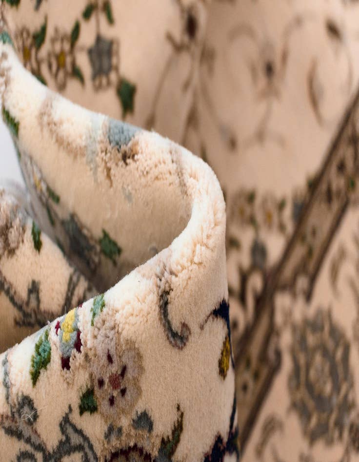 Detail image of 2' 9 x 13' 3 Isfahan Runner Rug