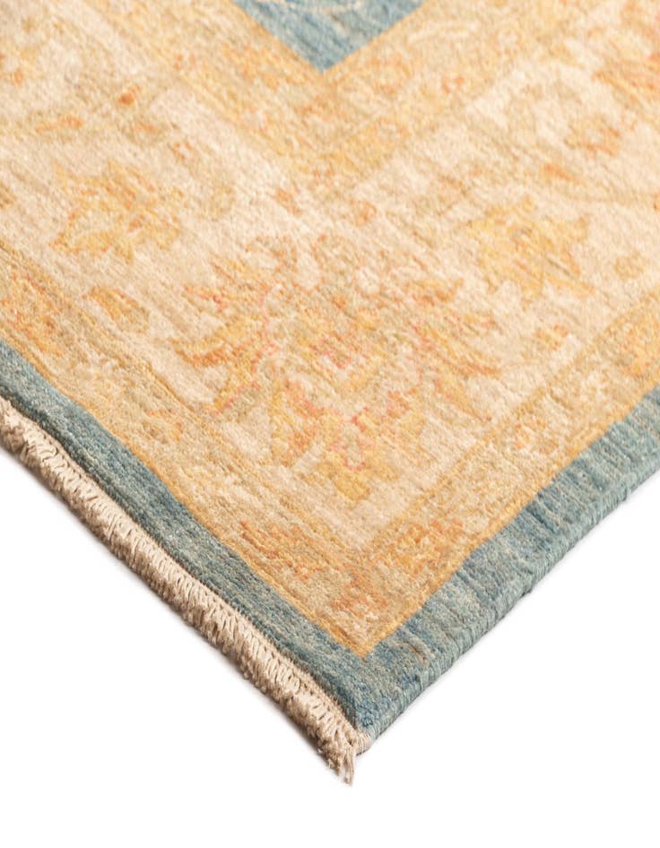 Detail image of 7' 10 x 16' 11 Kaizar Wool Runner Rug