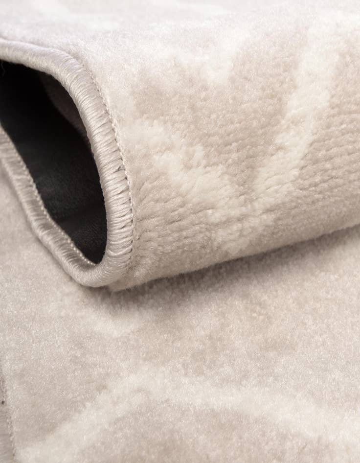 Detail image of 2' x 6' 7 Kasbah Trellis Runner Rug