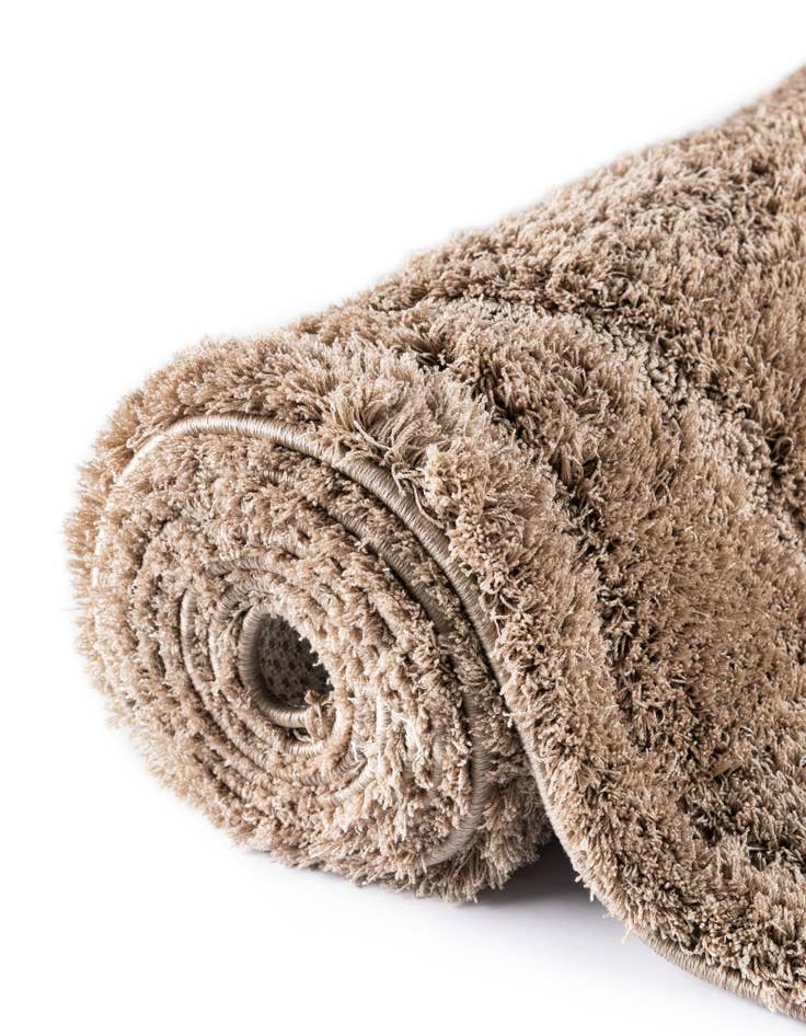 Detail image of 2' 7 x 10' Lattice Shag Runner Rug