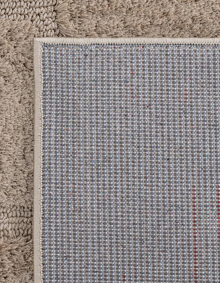 Detail image of 2' x 6' 9 Lattice Shag Runner Rug