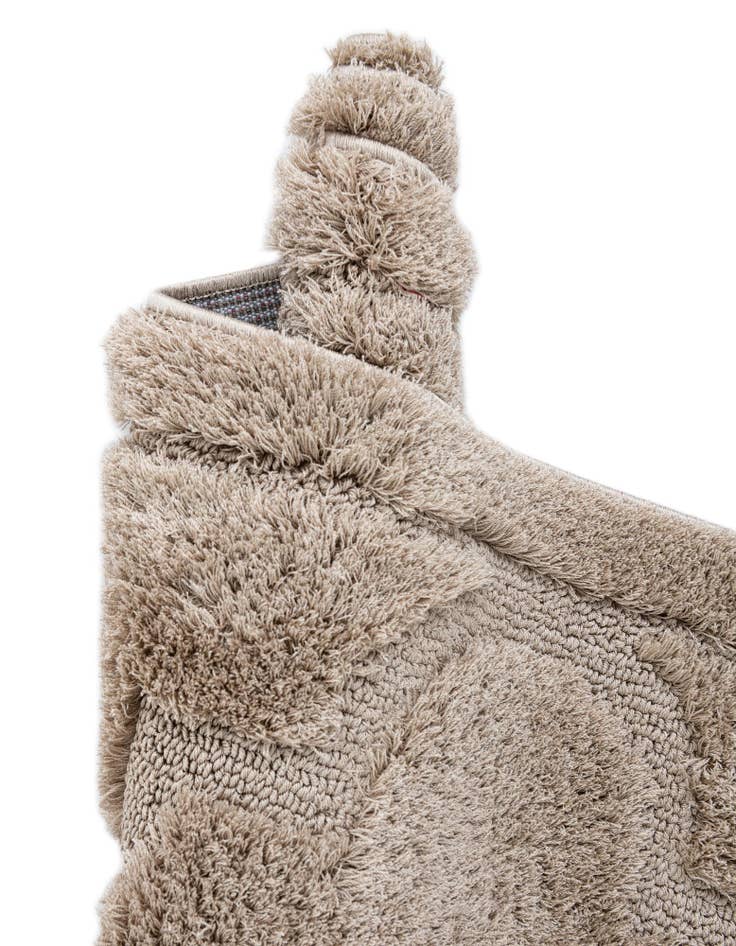 Detail image of 2' x 6' 9 Lattice Shag Runner Rug