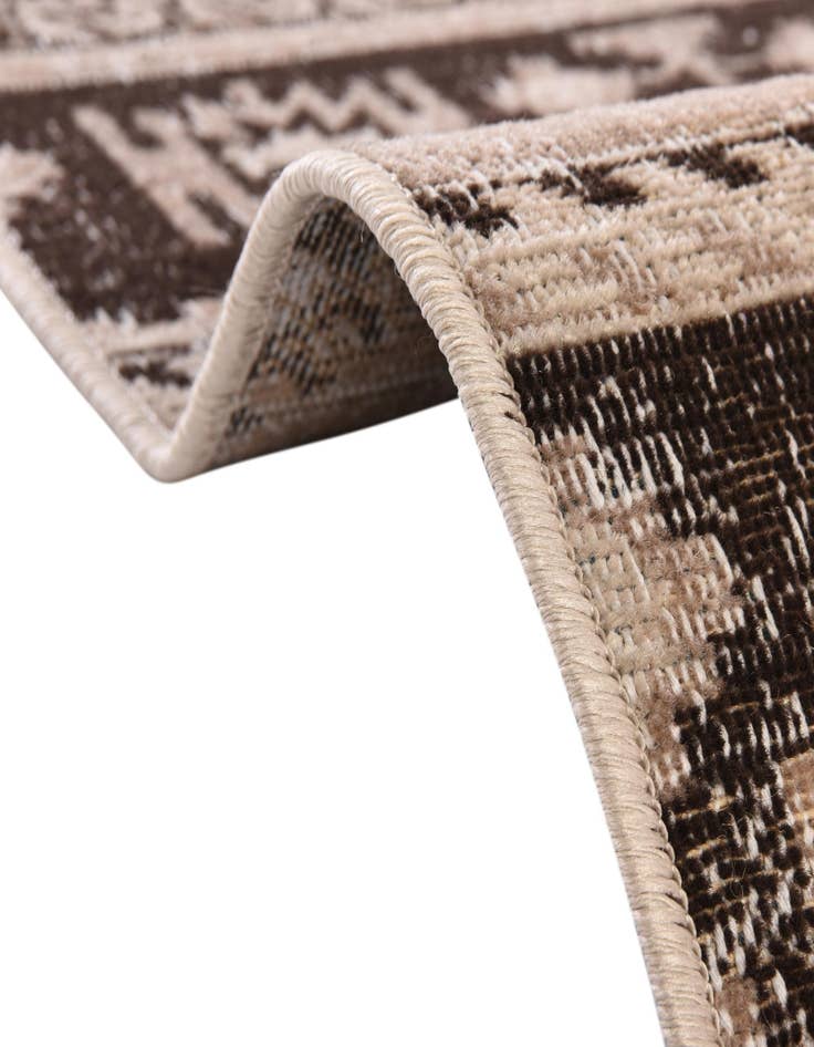 Detail image of 2' 7 x 10' Lucerne Runner Rug