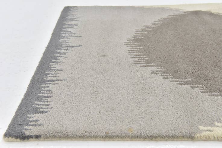 Detail image of 2' 7 x 7' Luna Wool Runner Rug